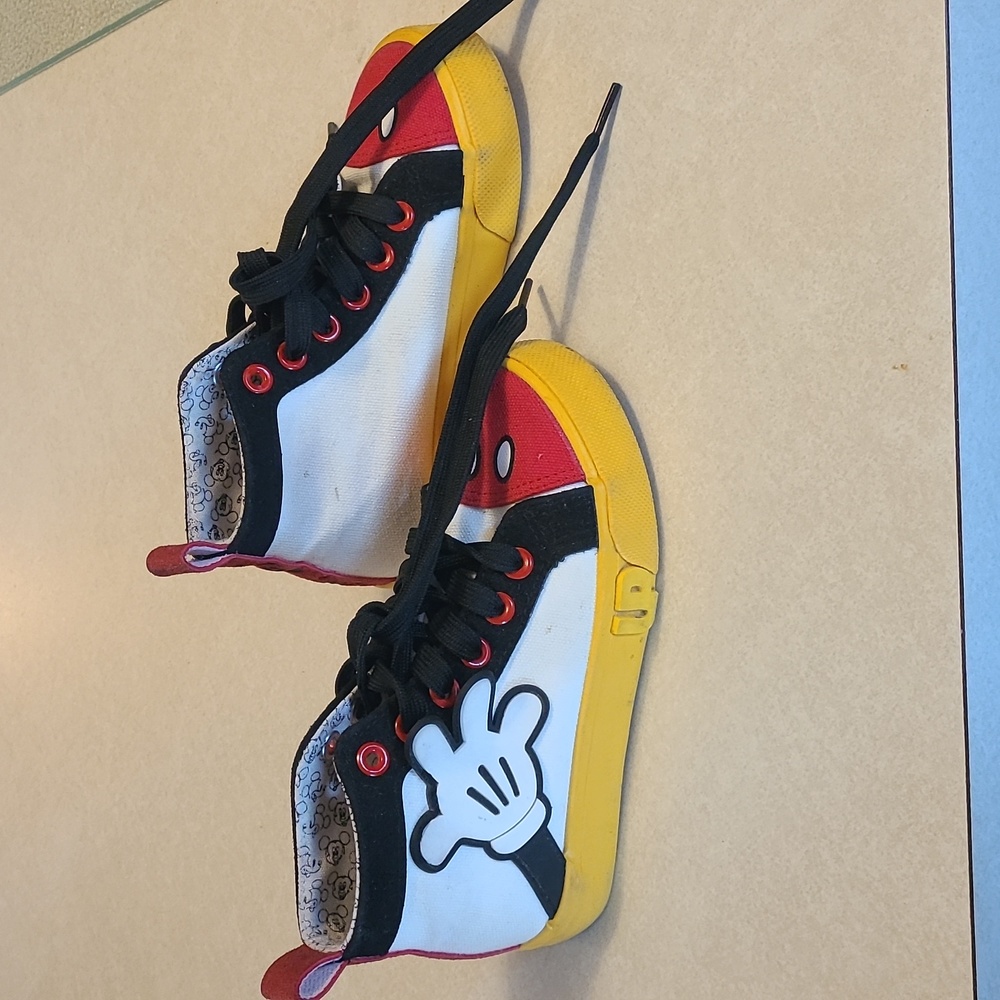 Disney Mickey Mouse Hi Sneaker from Ground Up! Size 12